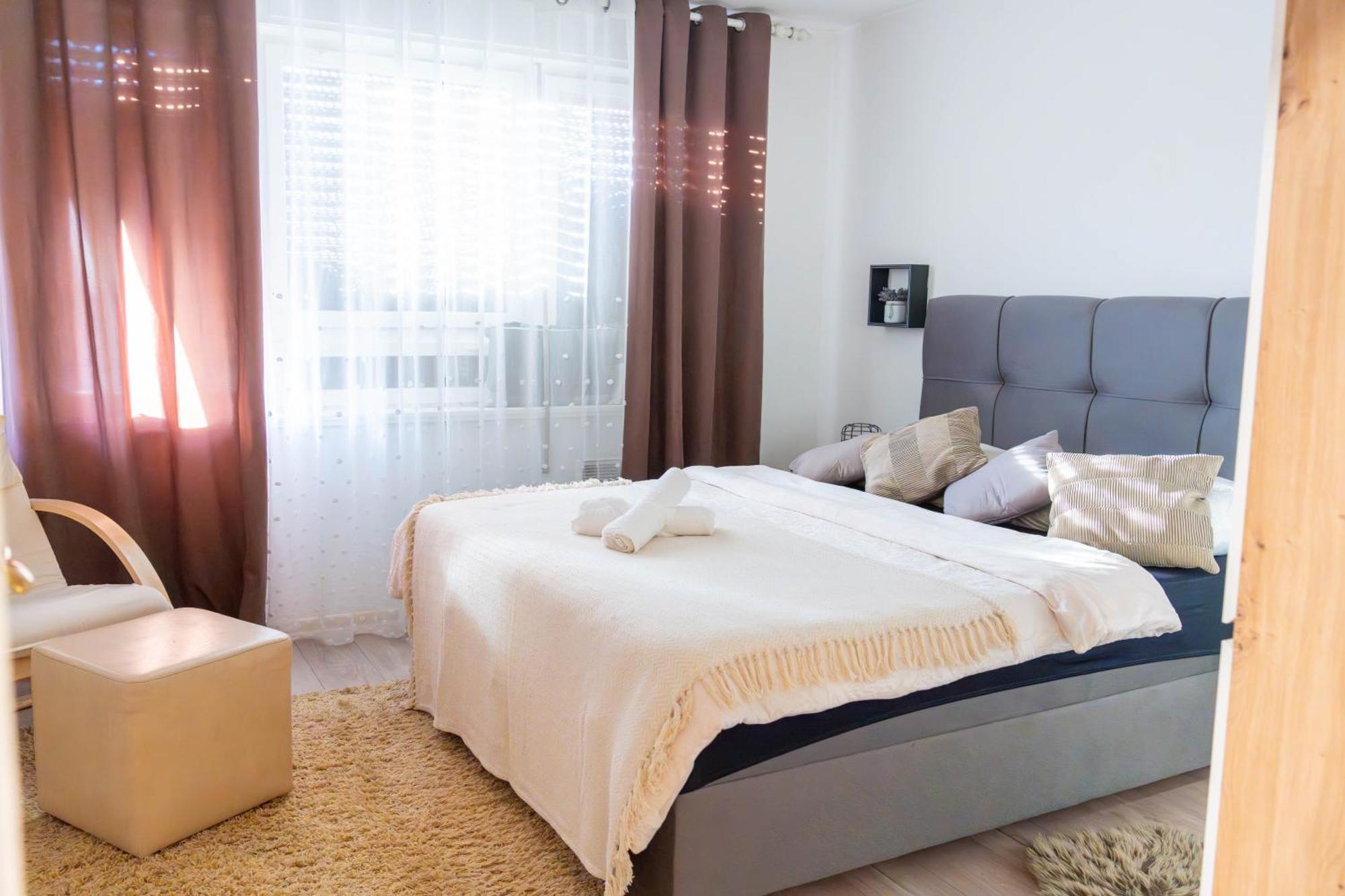 Apartman Lili Книн Экстерьер фото