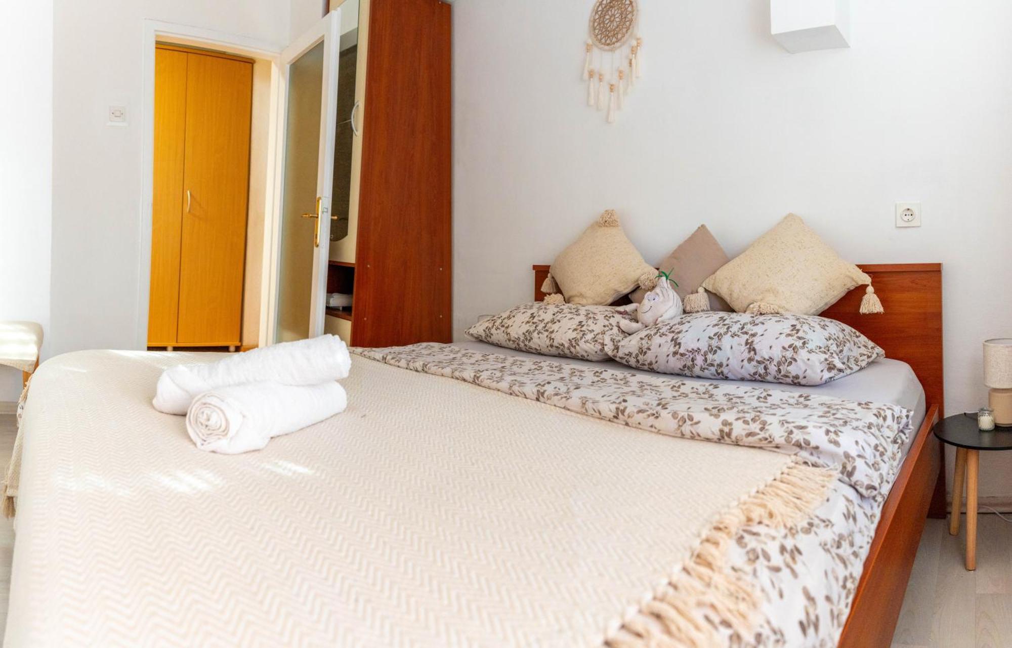 Apartman Lili Книн Экстерьер фото