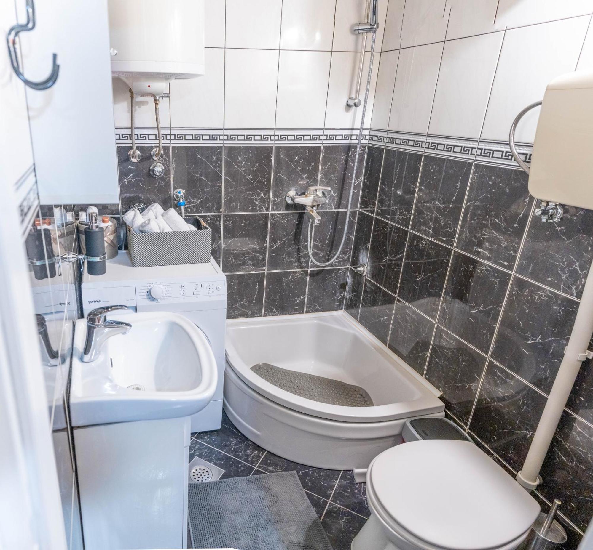 Apartman Lili Книн Экстерьер фото